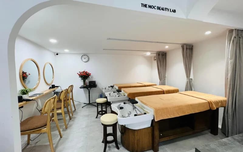 Khu gội đầu thư giãn, kết hợp góc làm tóc tiện nghi.