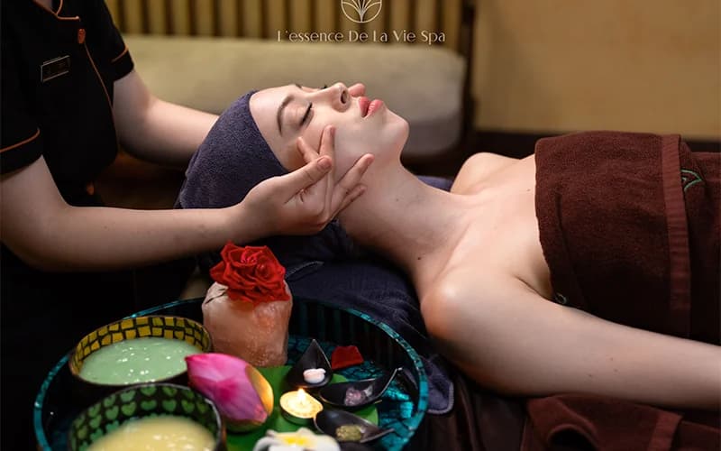 Chăm sóc da mặt chuyên sâu với thảo dược cao cấp