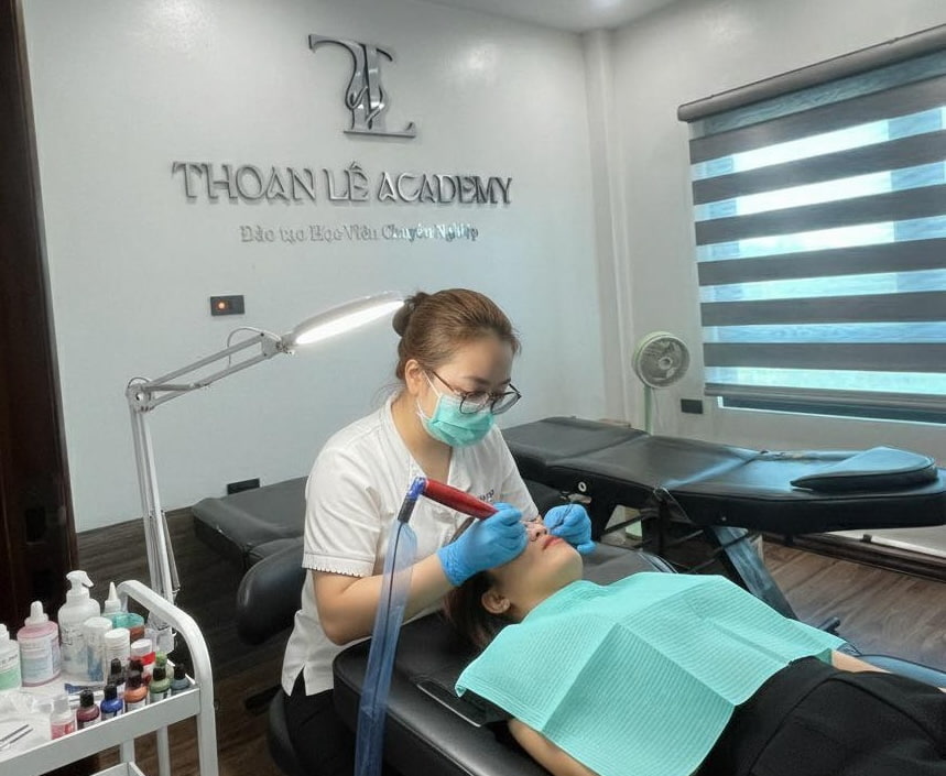 Không gian spa uy tín, phong cách làm việc chuyên nghiệp và tận tâm đã giúp nơi đây thu hút nhiều khách hàng tìm đến để “làm mới” và tái sinh làn da