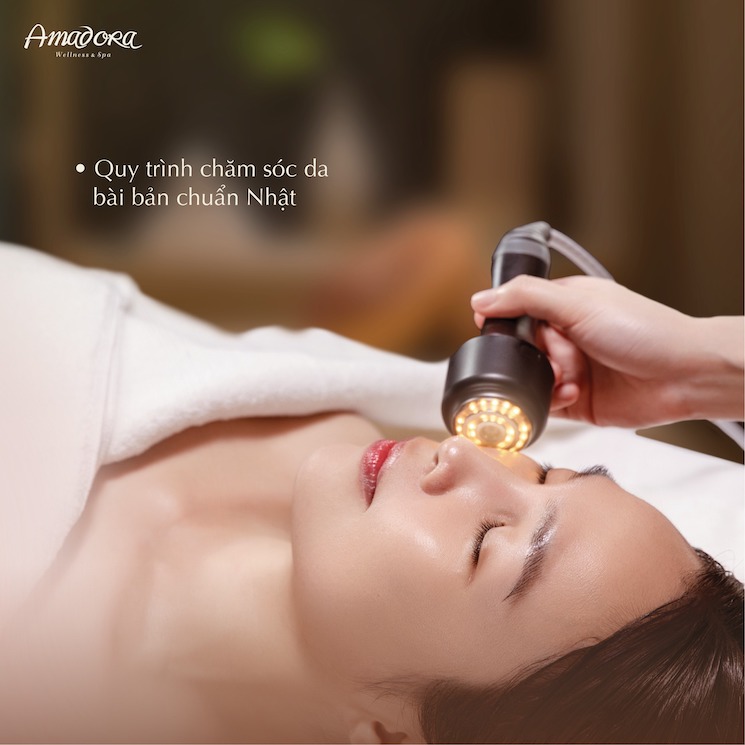 Khách hàng có thể trải nghiệm dịch vụ chăm da chuyên sâu chất lượng tại Amadora Wellness & Spa