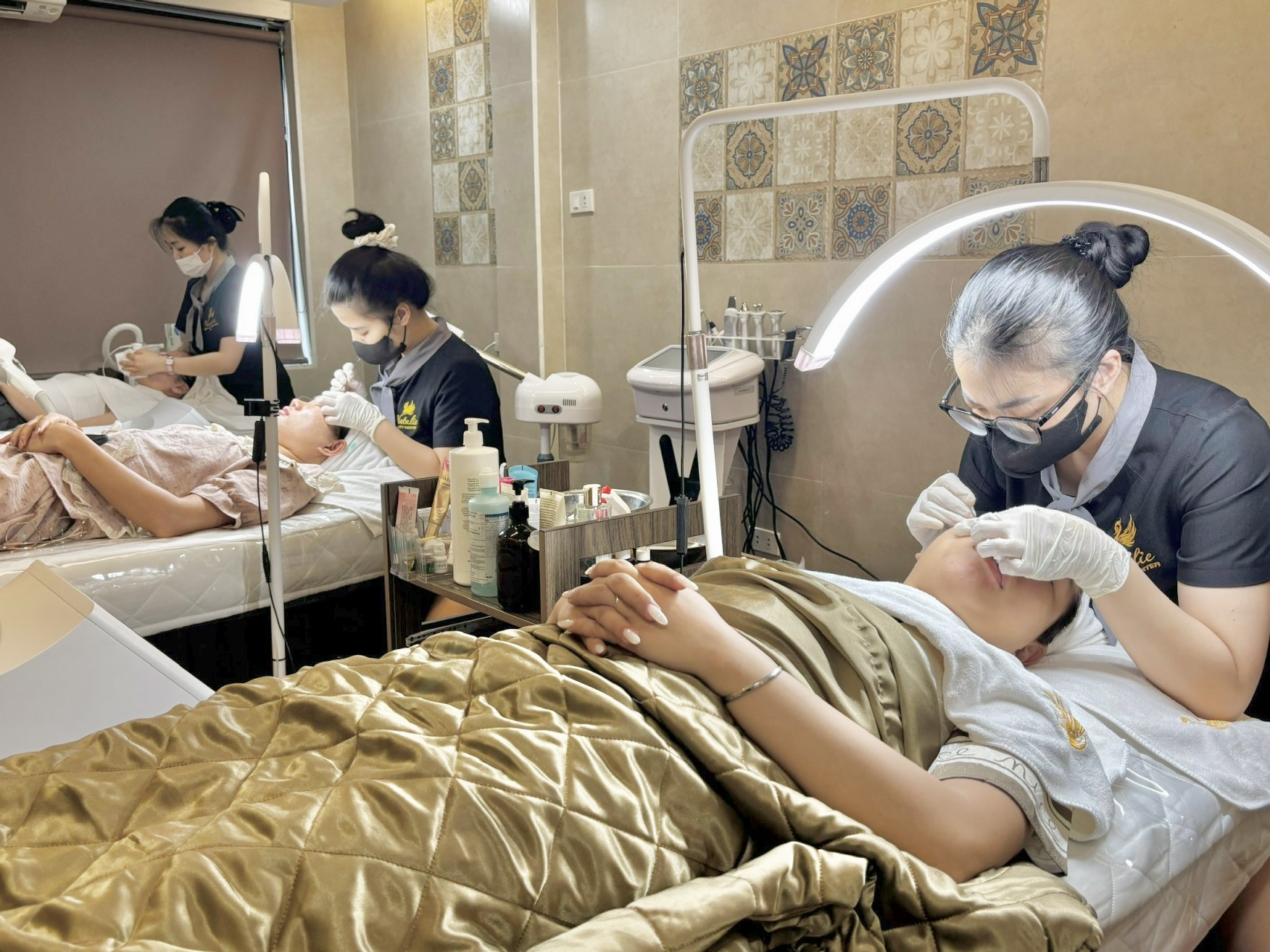 Natalie Beauty Center luôn được khách hàng tin tưởng với các dịch vụ phun xăm thẩm mỹ
