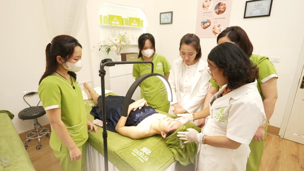 Dahlia Spa & Clinic - Royal City được đánh giá cao về cả chất lượng dịch vụ và thái độ chuyên nghiệp
