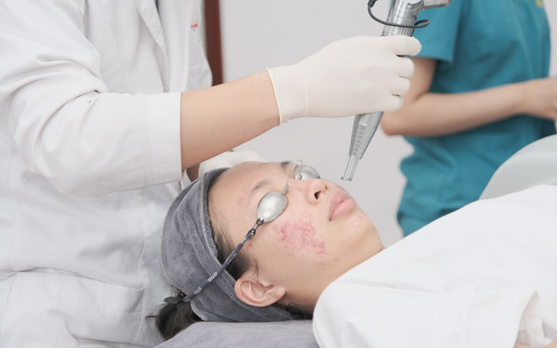 Các spa trị mụn được nhiều khách hàng đánh giá cao cần có quy trình chuẩn, đội ngũ chuyên môn