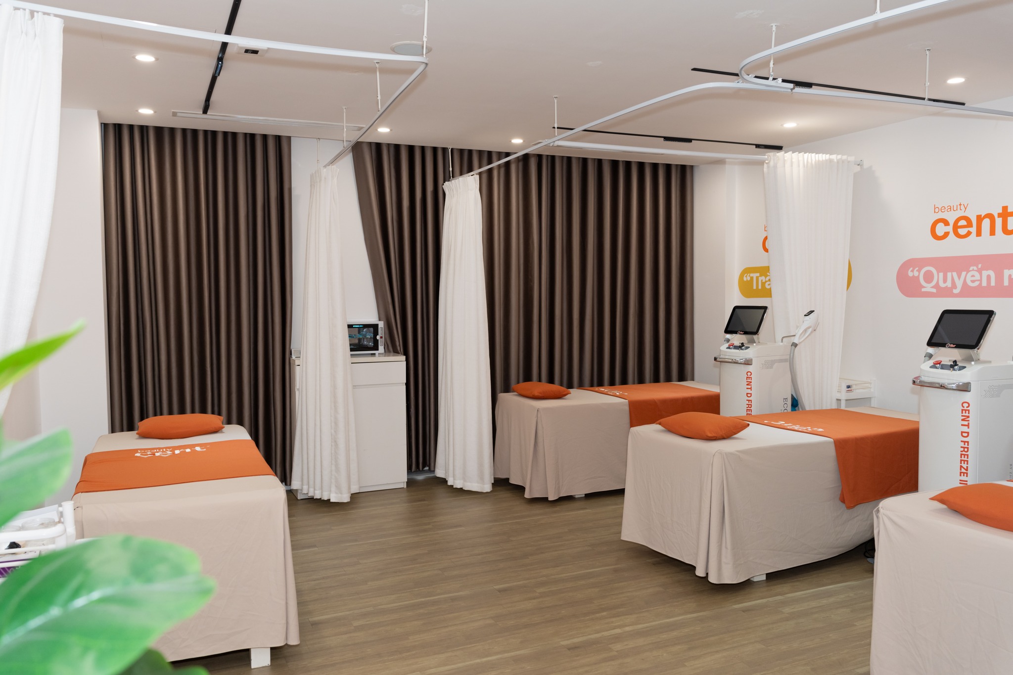 Cent Beauty là hệ thống chuyên triệt lông, đặc điểm nổi bật là trải nghiệm triệt mát và êm