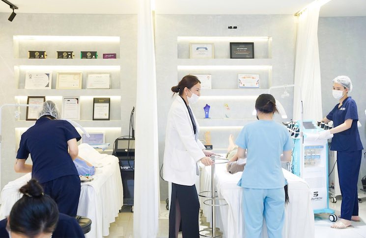 Viện thẩm mỹ Quốc tế Bally có đội ngũ nhân viên tận tình trong từng dịch vụ