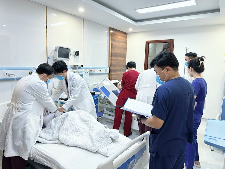 Đội ngũ bác sĩ Thẩm mỹ viện Kangnam tận tâm chăm sóc từng khách hàng