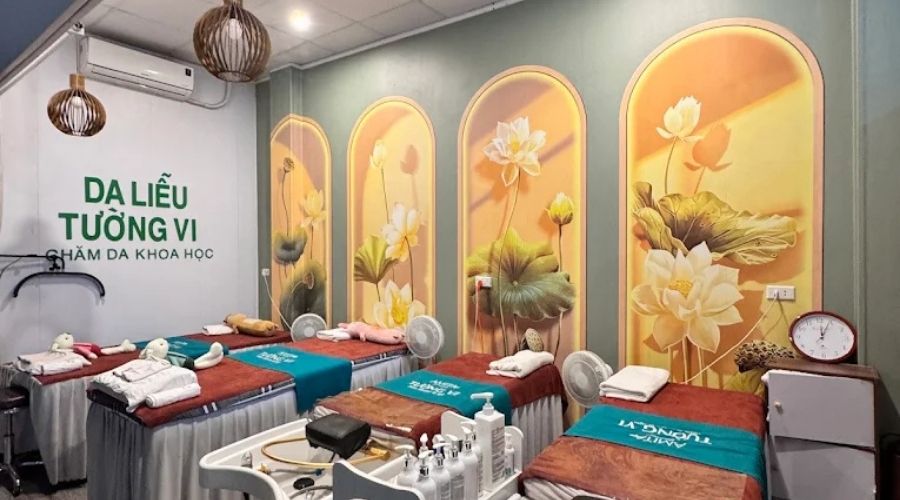 Tường Vi Showroom & Spa với đội ngũ kỹ thuật viên chuyên nghiệp, không gian thư giãn hiện đại và sản phẩm chất lượng