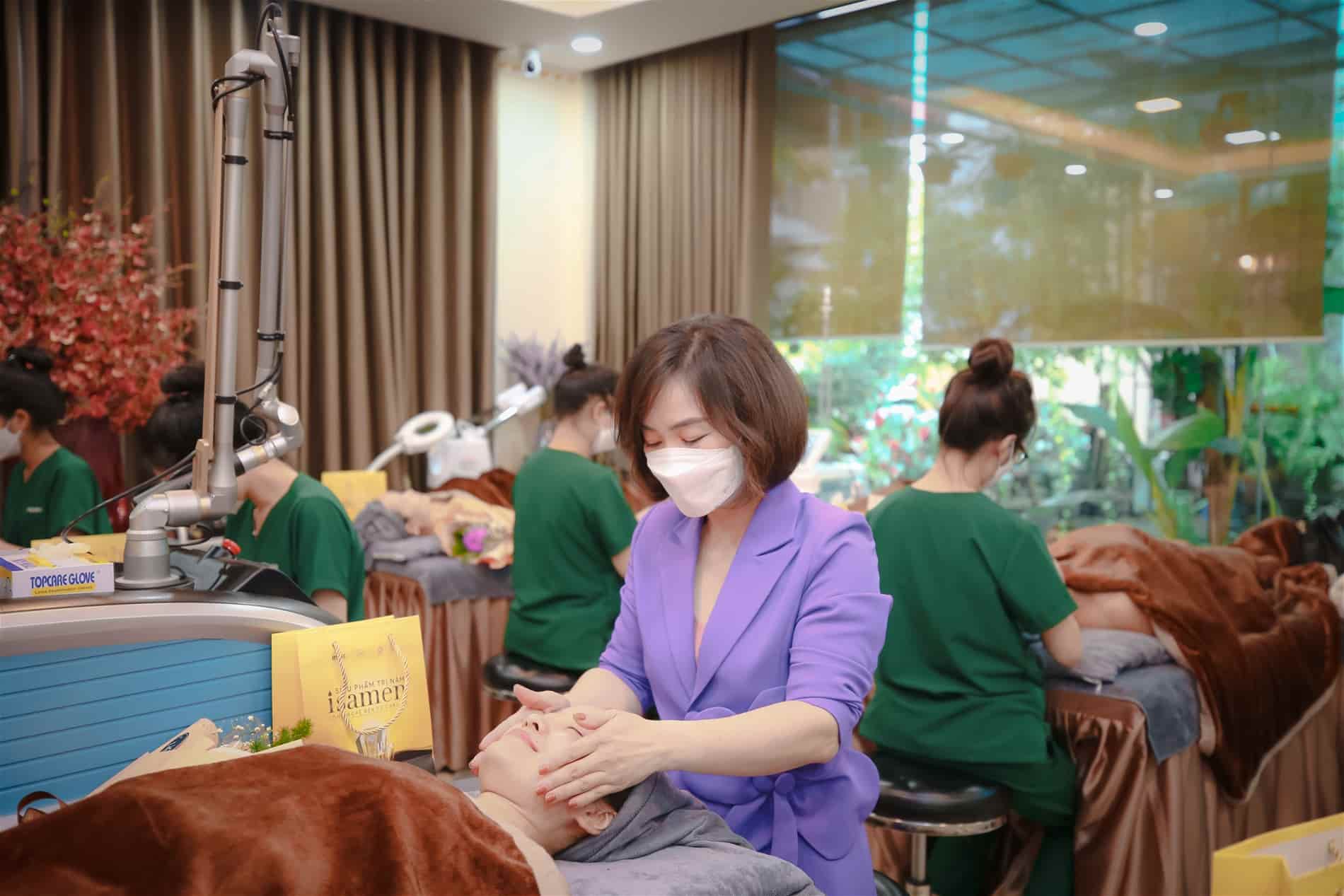 Đội ngũ nhân viên tại Linh Nguyễn spa beauty có tay nghề cao, thái độ tận tâm